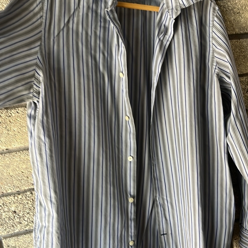 Banana Republic Button down - Picture 3 of 9